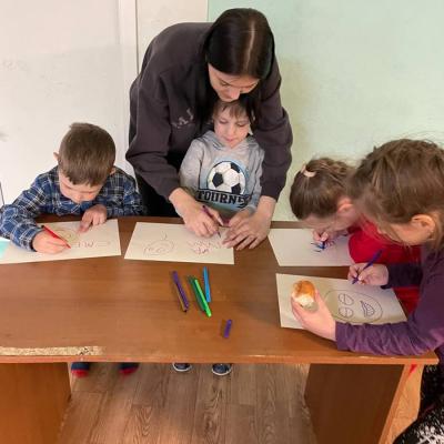 Час общения «Ты не один» с детьми, проживающими в пункте временного размещения, 12 мая